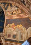 "La resurrezione del Cristo (sopra) e Deposizione nel sepolcro (sotto)" - affresco - XIV secolo - «Basilica Inferiore San Francesco» Assisi (PG) - Italia